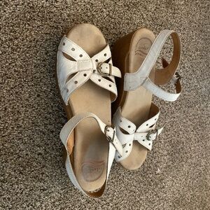 Dansko Brand Women’s Size 38 Strappy Leather Sandals